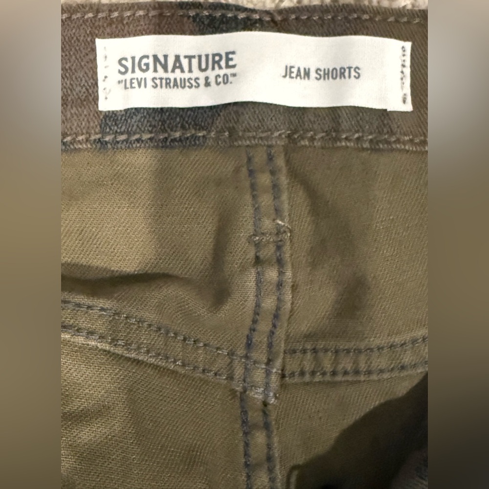 Levi's Green Camouflage Cargo Jean Shorts Size 36 - Picture 8 of 10